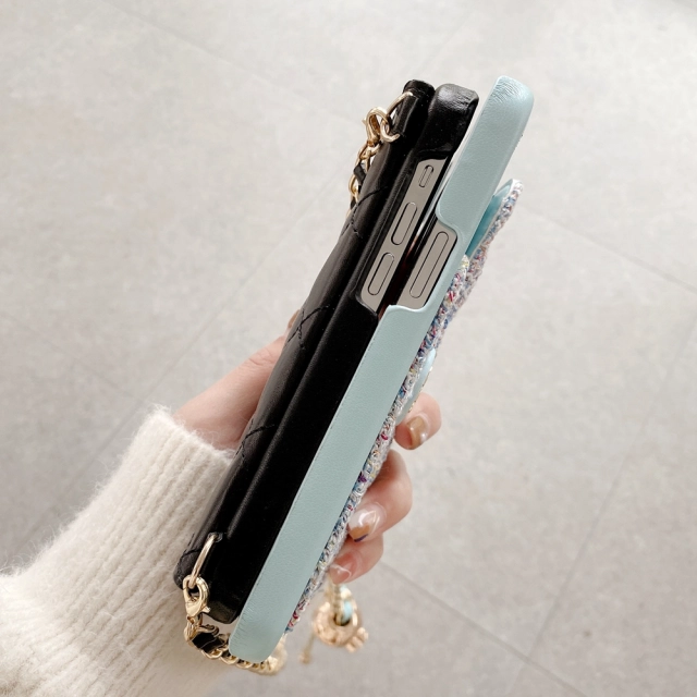 シャネル iPhone15Pro/14Pro/13Proケース ショルダーストラップ付き CHANEL iPhone15/14/13ProMaxケース カード収納 Chanel iPhone12Proケース かわいい Chanel iPhone11ProMax XS SE2 8Plusケース レディース レザー製 ファブリック製 二種類 オシャレ 全四色