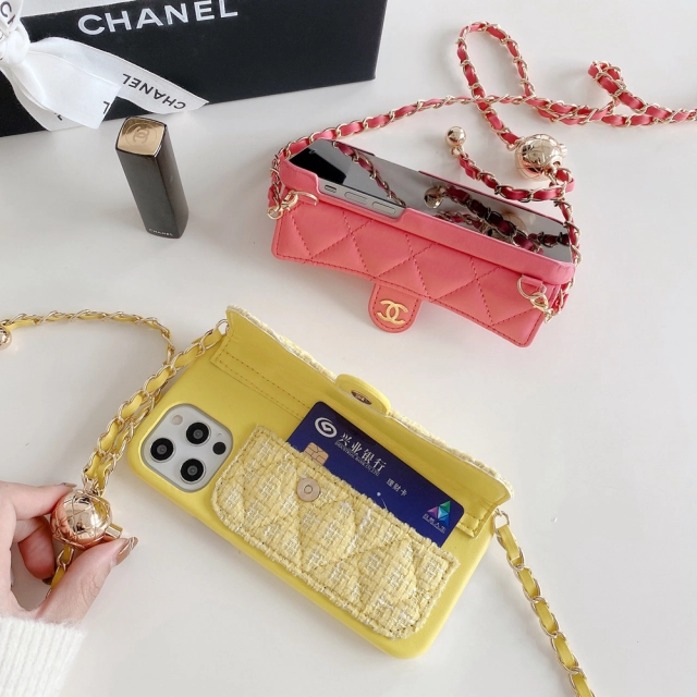 シャネル iPhone13Proケース ショルダーストラップ付き CHANEL iPhone13ProMaxケース カード収納 Chanel iPhone12Proケース かわいい Chanel iPhone11ProMax XS SE2 8Plusケース レディース レザー製 ファブリック製 二種類 オシャレ 全四色