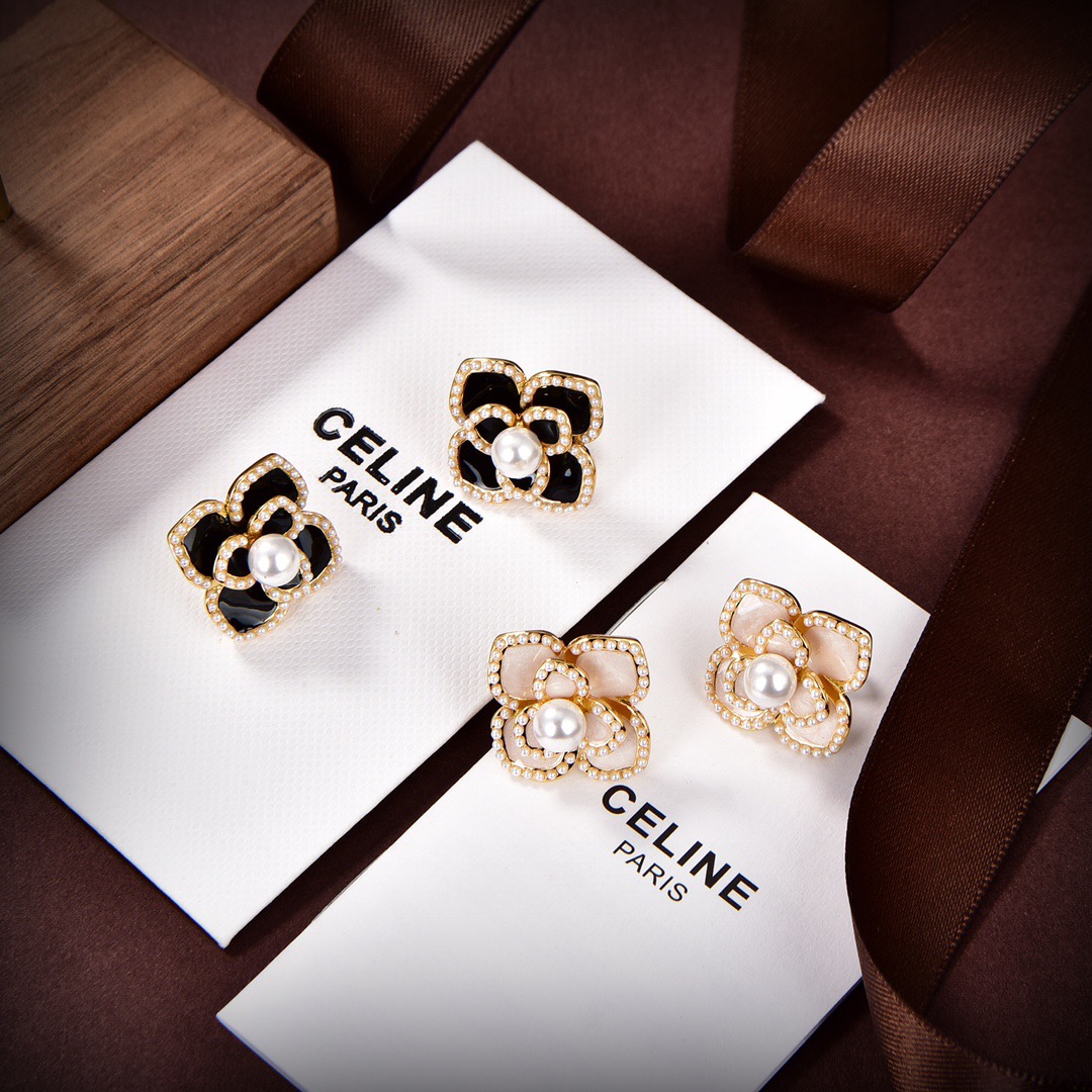 セリーヌ ピアス 花柄 CELINE イヤリング パール Celine earrings 贅沢