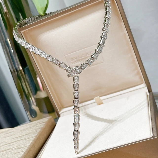 ブルガリ セルペンティ ヴァイパー ネックレス BVLGARI フルダイヤ ネックレス Bvlgari ペンダント アクセサリー 高級感 ブランド お洒落 シルバー エレガント スーパーコピー cocobuyee通販