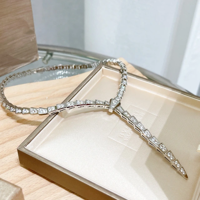 ブルガリ セルペンティ ヴァイパー ネックレス BVLGARI フルダイヤ ネックレス Bvlgari ペンダント アクセサリー 高級感 ブランド お洒落 シルバー エレガント スーパーコピー cocobuyee通販