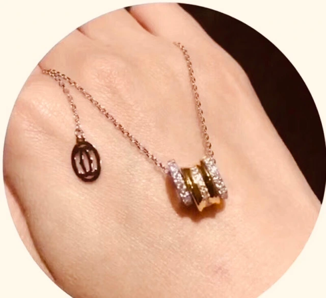 カルティエ 三連リング ネックレス Cartier ペンダント ラインストーン付き CARTIER ネックレス レディース 贅沢 アクセサリー Necklace ラグジュアリー ブランドコピー お洒落