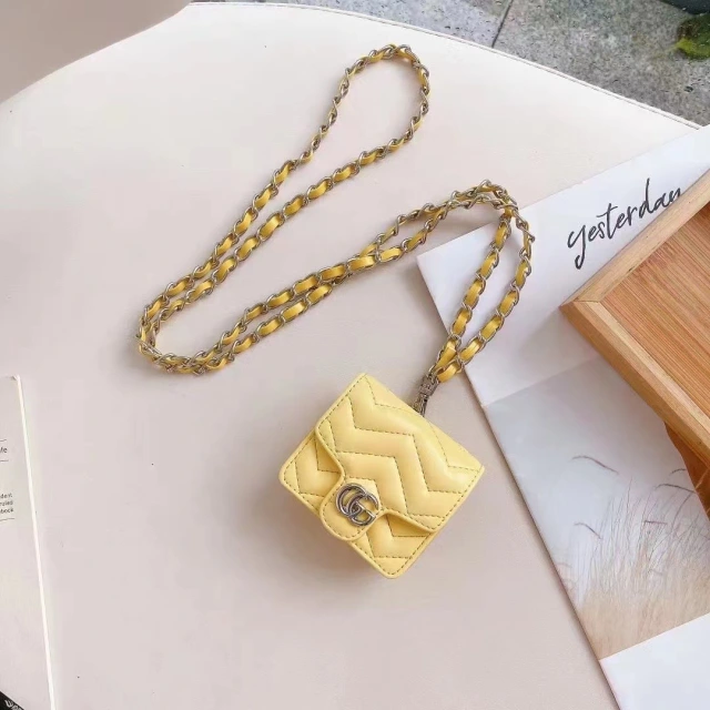 グッチ AirPods Pro/3ケース ストラップ付き GUCCI GGロゴ