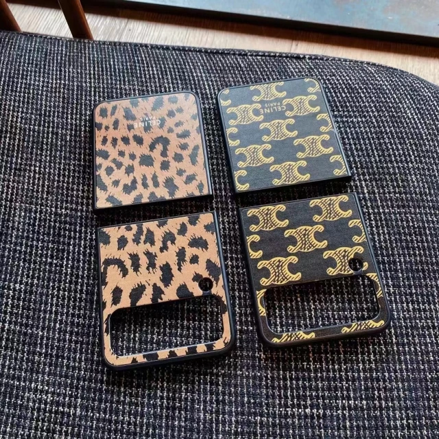 セリーヌ Galaxy Z Fold3/Z Fold 2ケース ヒョウ柄 CELINE Galaxy Z Flip 3ケース トリオンフ柄 Celine ギャラクシーフリップ3 カバー レオパード ロゴプリント 折り畳みスマホカバー お洒落 エレガント 全4色