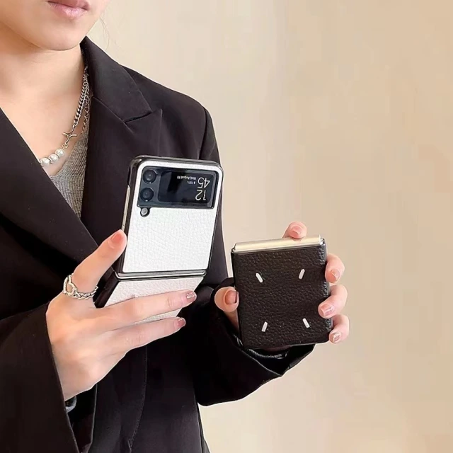 マルジェラ Galaxy Z Fold 3ケース 4ステッチ 新作 Maison Margiela Galaxy Z Flip 3ケース セレブ愛用 メゾン マルジェラ Galaxy Z Fold 2ケース 黒 白 折り畳みスマホケース ブランド 人気おすすめ