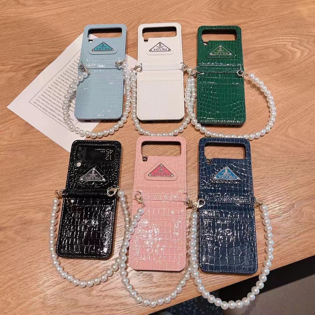 PRADA - PRADA プラダ携帯ケース プラダ 携帯ケース iphone17pro もこもこ prada風