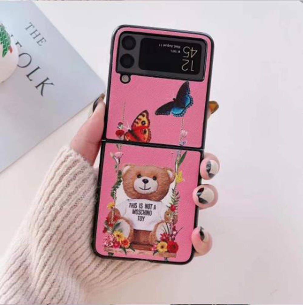 Moschino クマ iPhone 12/12 Pro ケース　新品 MOSCHINO》モスキーノ テディベア iPhoneケース (Moschino