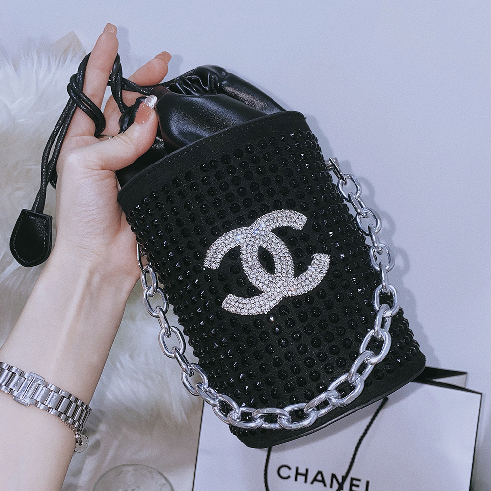 chanel カバン 斜めがけ