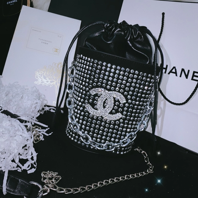 Chanel ショルダーバック 斜めがけ