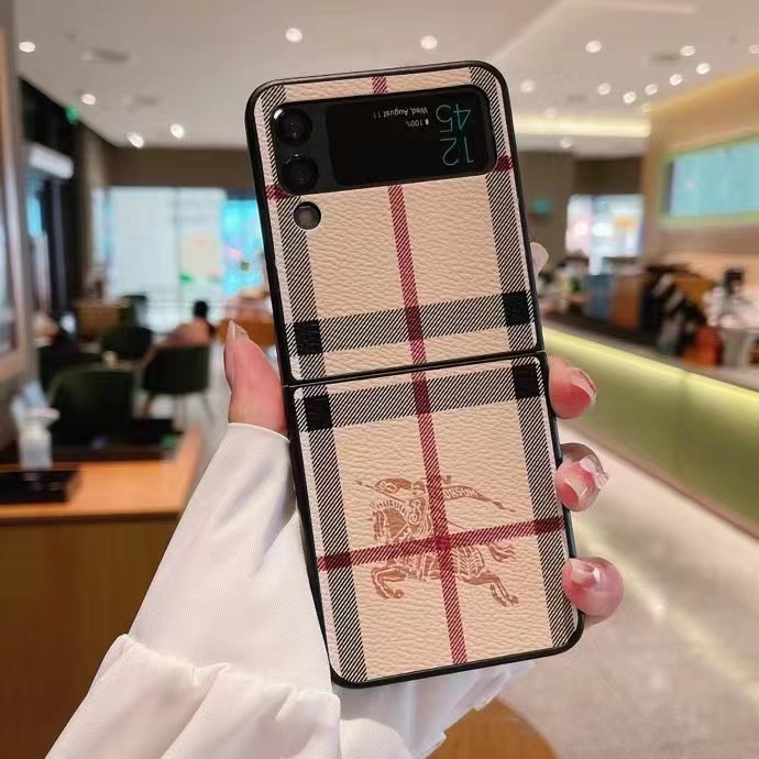 Burberry ギャラクシー Z フリップ3ケース 高級感