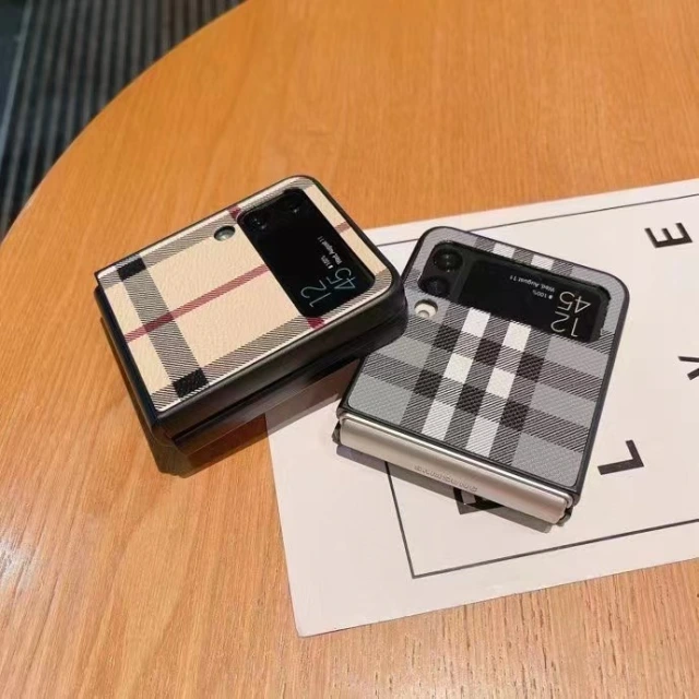 バーバリー Galaxy Z Fold3ケース チェック柄 ロゴ付き BURBERRY Galaxy Z Flip3ケース クラシック Burberry ギャラクシー Z フリップ3ケース 高級感 burberry Galaxy Z Fold3 5Gケース エレガント 男女兼用 シンプル 全5色