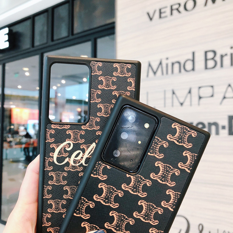 CELINE セリーヌ ケース トリオンフ柄 セリーヌ iPhone15 Pro/14Proケース トリオンフ金具付き CELINE