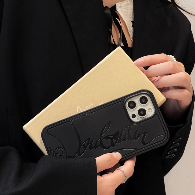 クリスチャン ルブタン iPhone15/14/13Proケース 芸能人愛用 ルブタン  