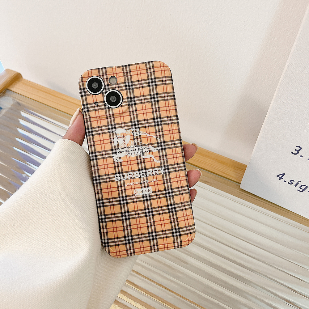 Burberry iPhone13カバー ロゴ付き