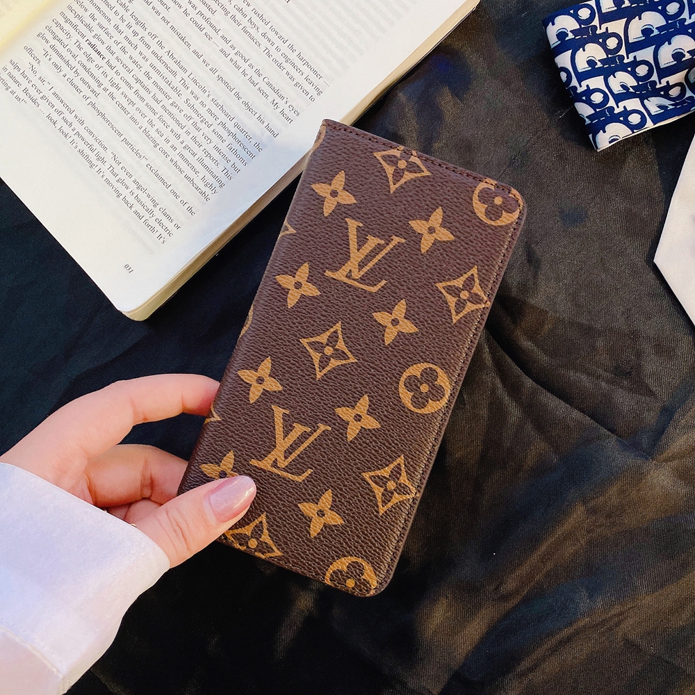 LOUIS VUITTON ルイヴィトン iPhone14 PRO 手帳型 カバー