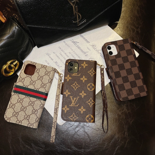 GUCCI iPhone14カバー カード収納可能