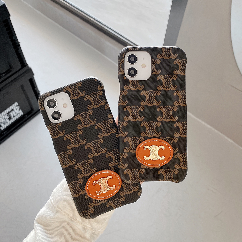 セリーヌ iPhone15 Pro/14Proケース トリオンフ金具付き CELINE