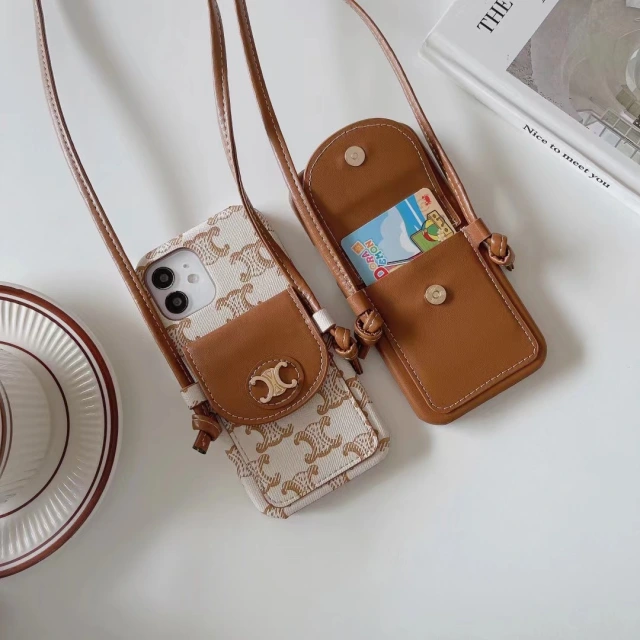celine iPhone14ケース チェーンストラップ付き