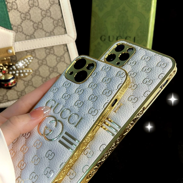 Gucci iPhone14 Plusケース ロゴ付き
