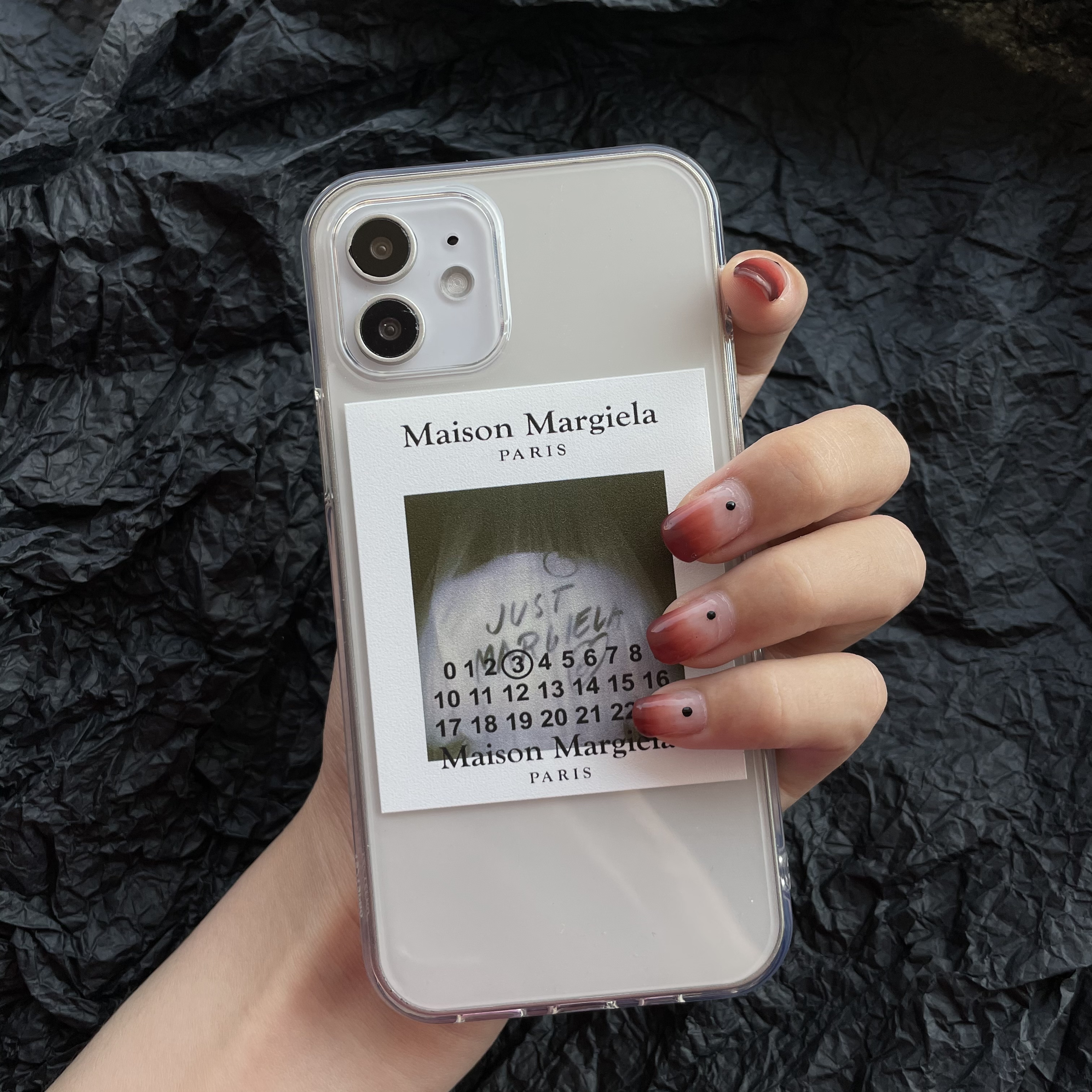 マルジェラ iPhone15 Proケース ブラック