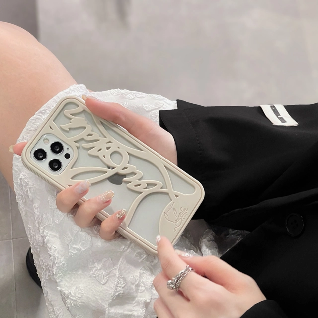 クリスチャン ルブタン iPhone 14Plusカバー ロゴデザイン