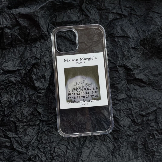 メゾン マルジェラ iPhone15 Pro/14 Proケース カレンダータグ  