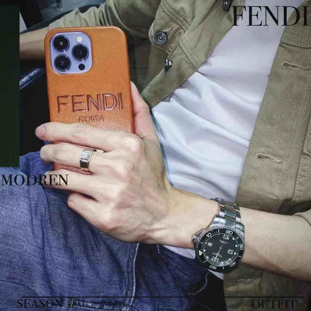 フェンディ iPhone15 Pro/14 Proケース ロゴ型押し FENDI iPhone15/14 