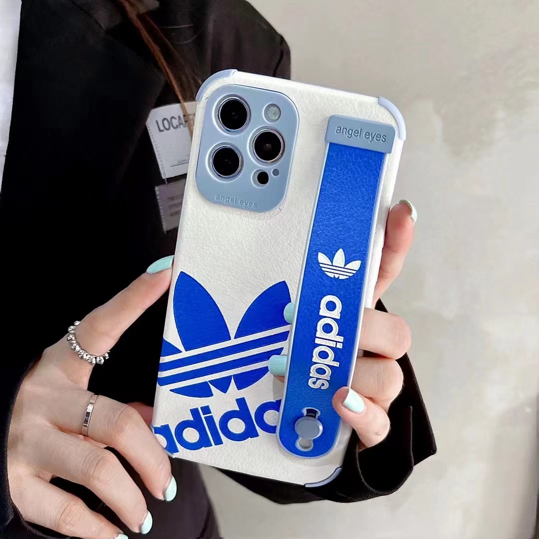 アディダス iPhone15/14ProMaxケース ベルト付き 三つ葉 iPhone15 Pro/14 Proケース ストラップ付き ADIDAS  iPhone13 ProMaxケース ロゴ付き Adidas アイフォン12Proカバー 首掛け カジュアル 落下防止 オシャレ 便利 3色