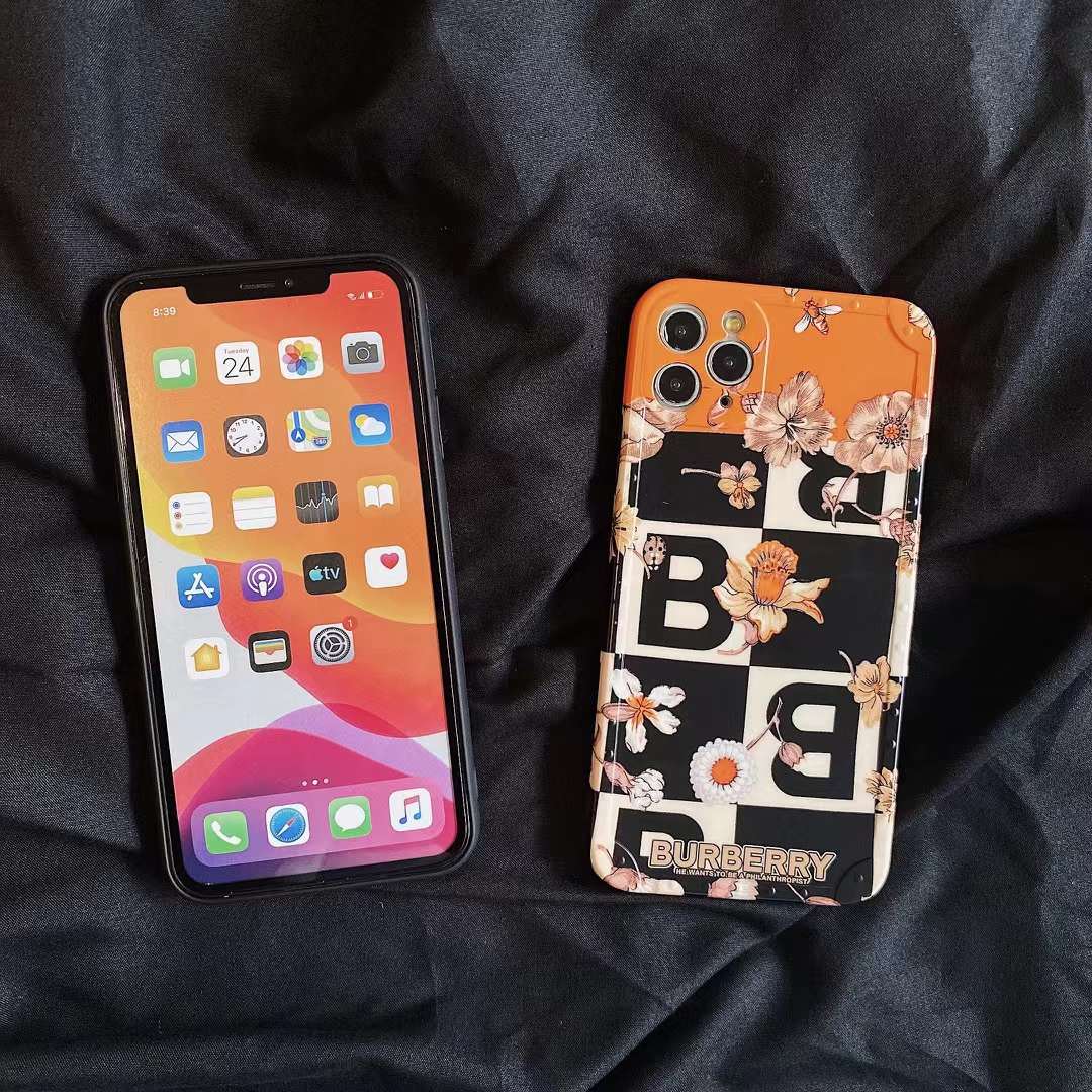 バーバリー iPhone15 Pro/14 Proケース Bロゴ柄 Burberry iPhone15/14