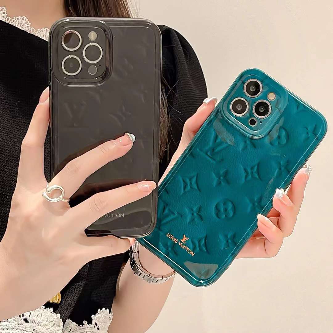 LOUIS VUITTON iPhone14 ProMaxケース ロゴ付き