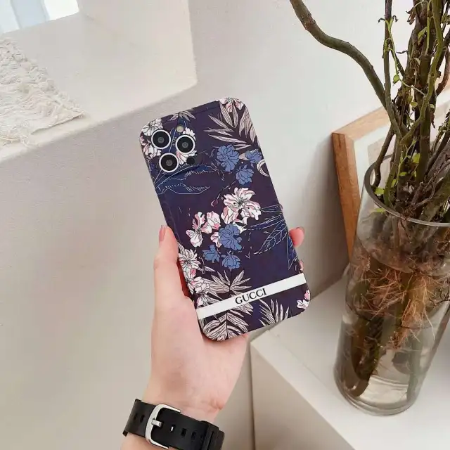 Gucci iPhone14Proケース フラワー