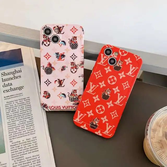 ヴィトン iPhone14 Plusケース タイガー