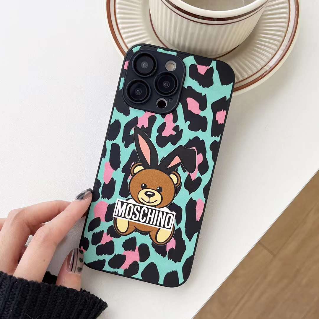 Moschino iPhone14Plusカバー ロゴプリント