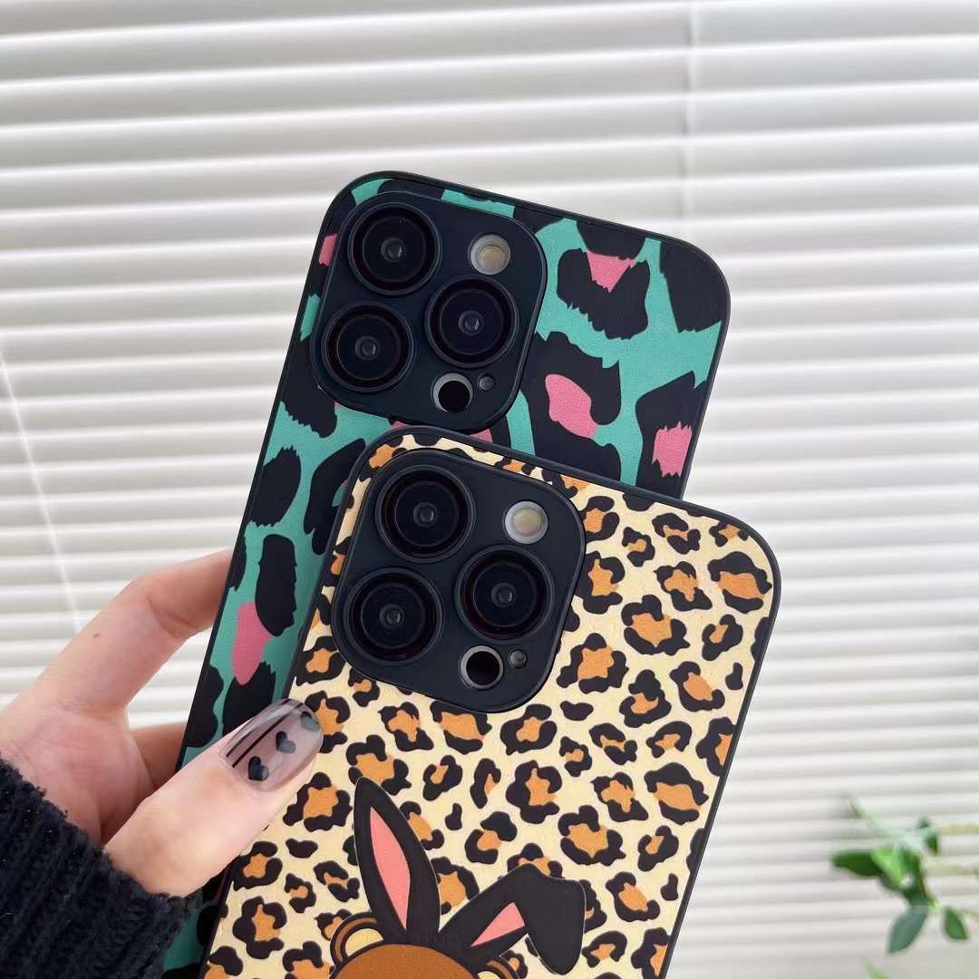 Moschino iPhone14カバー ロゴプリント