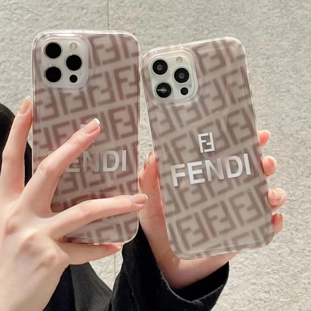 フェンディ iPhone15 Pro/14 Proケース ロゴプリント Fendi iPhone15 