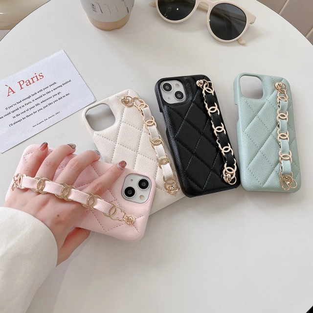 シャネル iPhone15 Pro/14 Proケース ココマーク チェーン付き CHANEL 