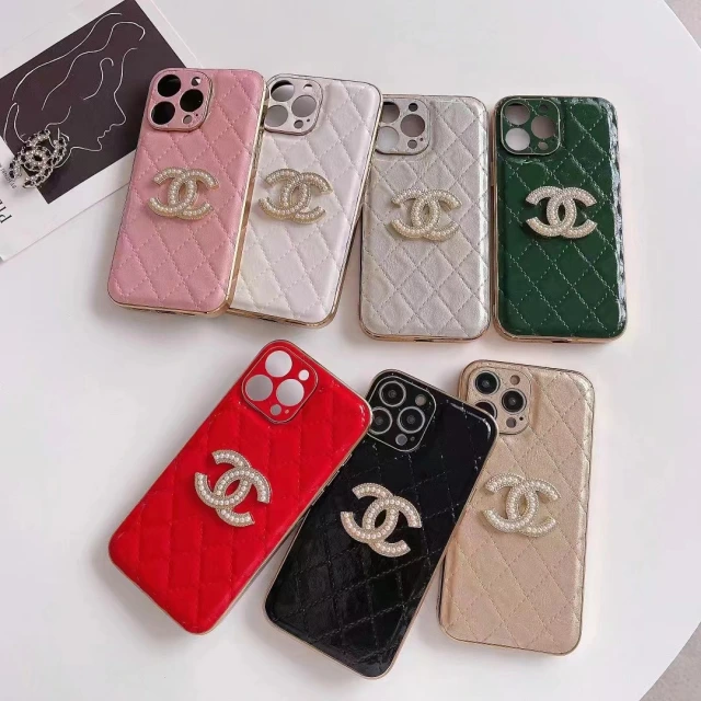 Chanel iPhone14 Plusケース メッキ風