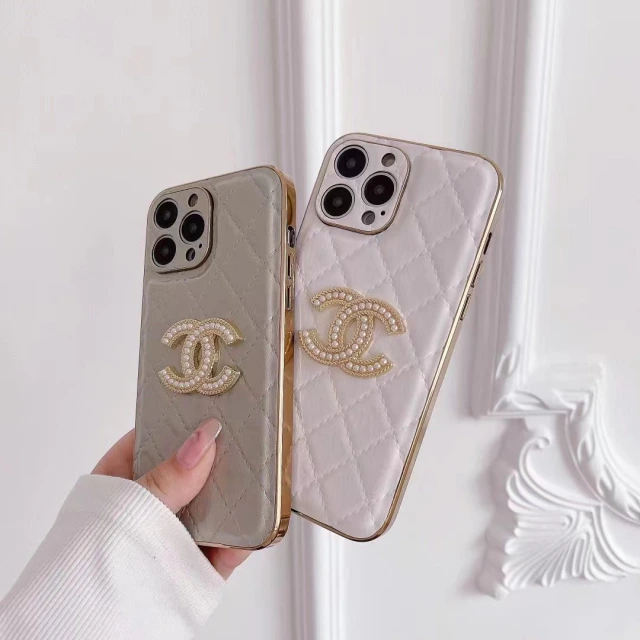 Chanel iPhone14 Plusケース メッキ風