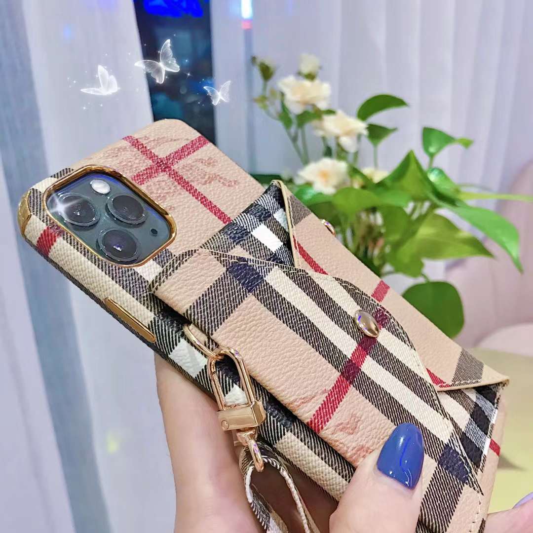 BURBERRY iPhone14 ProMaxケース ストラップ付き