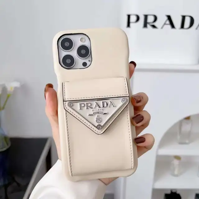 Prada iPhone14 Proケース 三角ロゴプレート