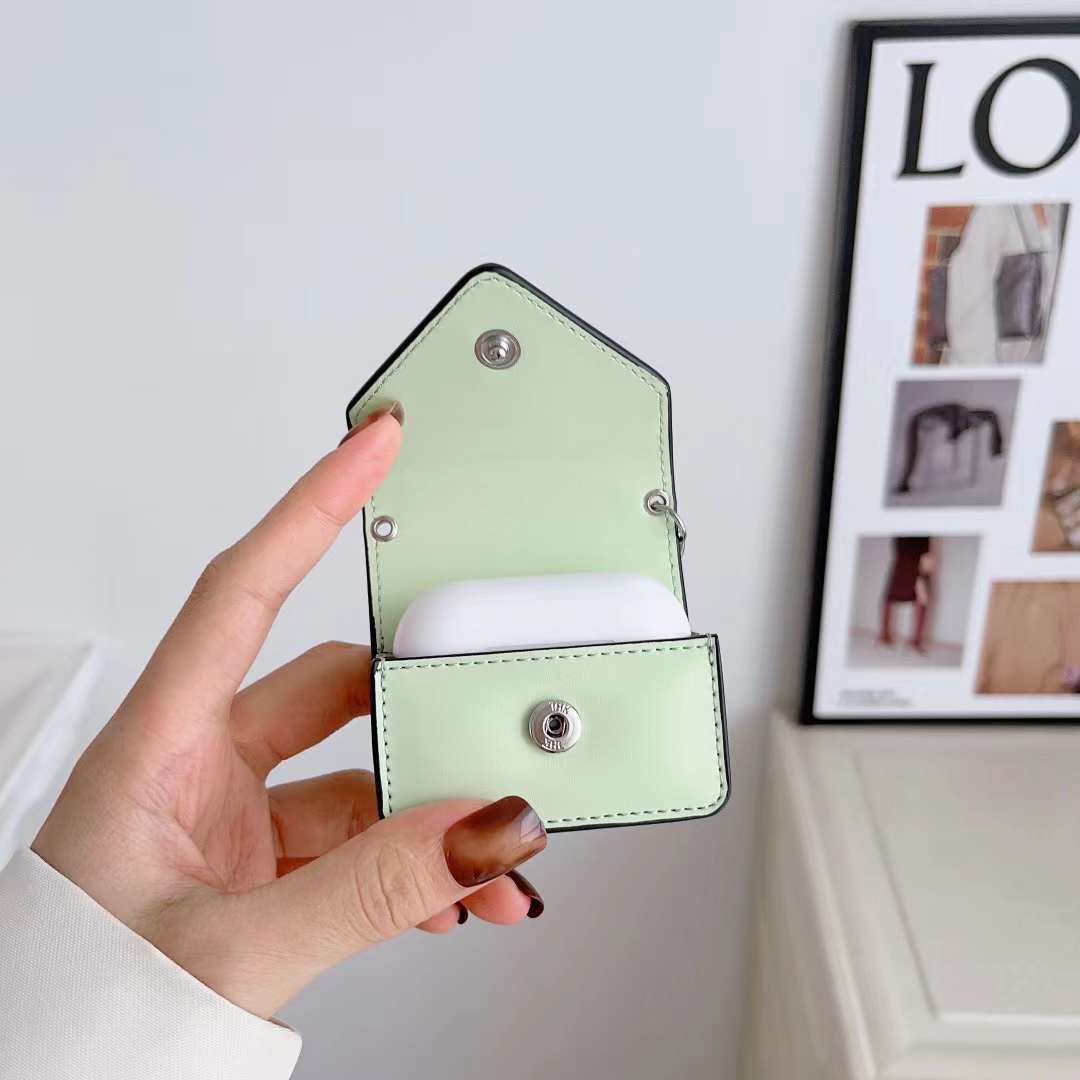 プラダ AirPods Pro2/1・Airpods 3/2/1通用ケース カラビナ付き PRADA