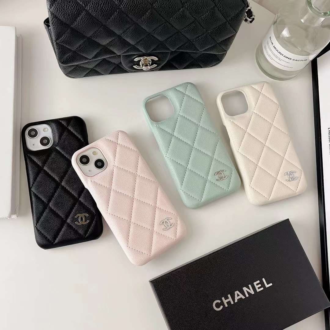 CHANEL iPhone14 Plusケース マトラッセ風