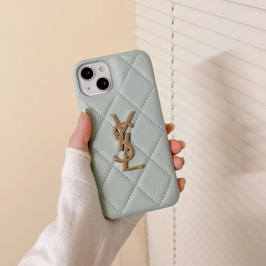 YSL iPhone14 ProMaxケース 芸能人愛用