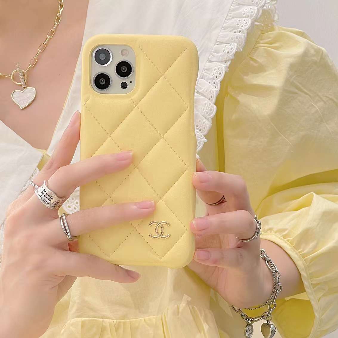 chanel iPhone 14ケース ココマーク付き