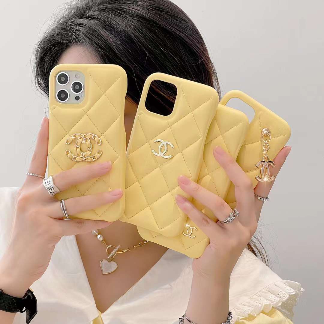 chanel iPhone 14 Plusケース ココマーク付き