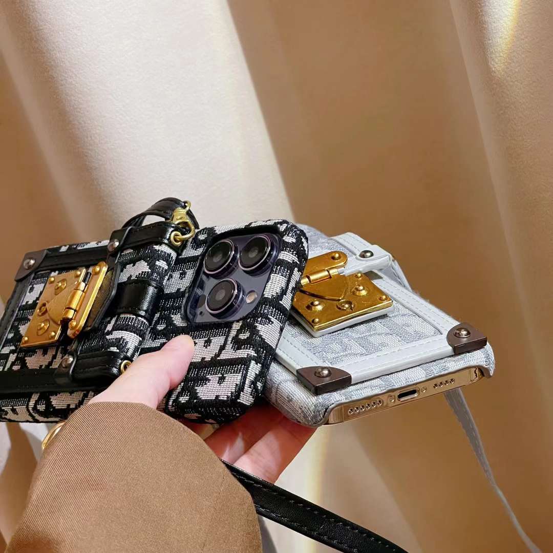 美品◆クリスチャンディオール iPhone14Pro ケース ストラップ付 ハイブランドiphone14ケースディオール ストラップ付き斜め掛け