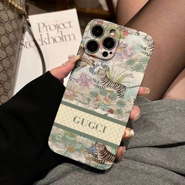 グッチ iPhone15 Pro/14 Proケース タイガー GUCCI iPhone15/14ケース 