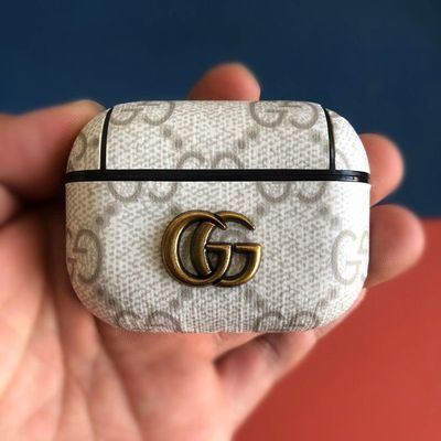 GUCCI エアーポッズ ケース GGスプリーム