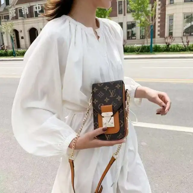 ヴィトン お財布ポシェット チェーンストラップ付き LV スマホポーチ  