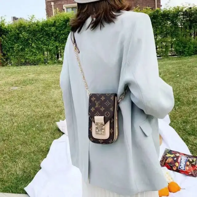 ヴィトン お財布ポシェット チェーンストラップ付き LV スマホポーチ 